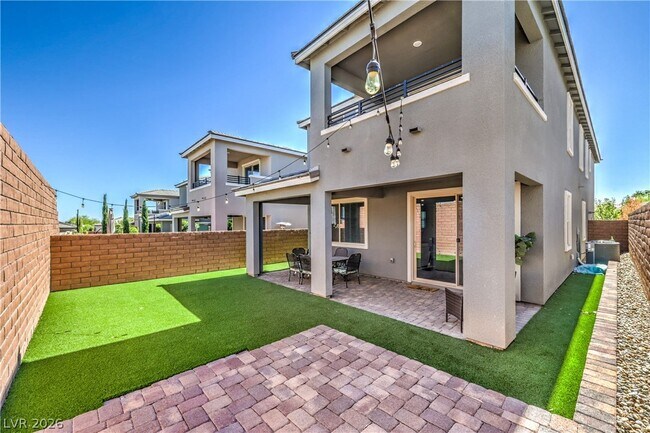 Foto del edificio - 10646 Silver Pond Ave