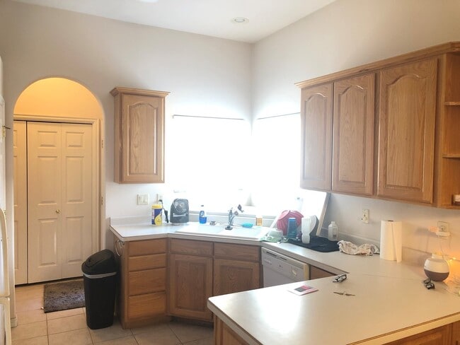 Building Photo - Townhome in Sky Ridge