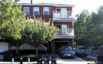 Building Photo - 122-16 Powell Cove Blvd