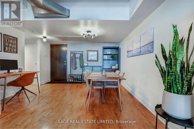 Building Photo - 233 Carlaw Ave