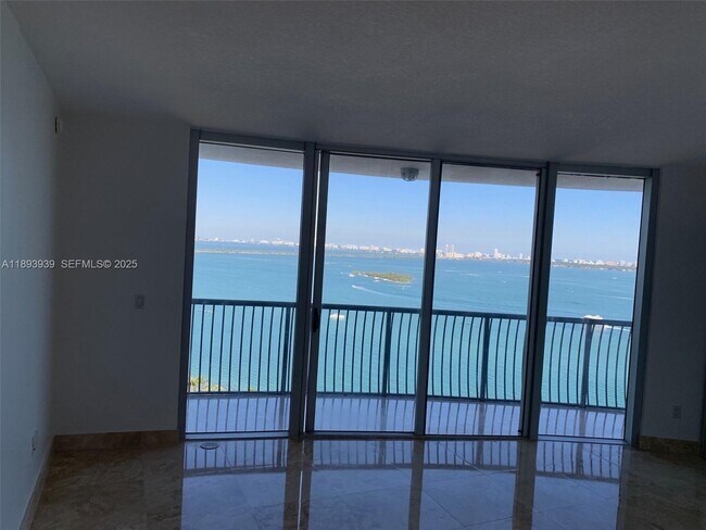 Foto del edificio - 1750 N Bayshore Dr