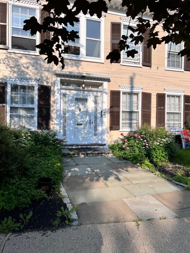 Primary Photo - 3 Washington Ave