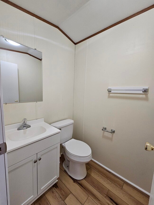 Foto del edificio - 5687 Lowell Rd