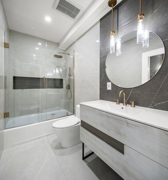 Building Photo - 556 1st St