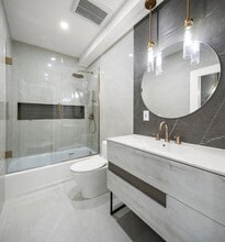 Building Photo - 556 1st St