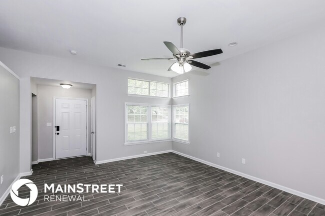 Foto del edificio - 10005 Dunfries Rd