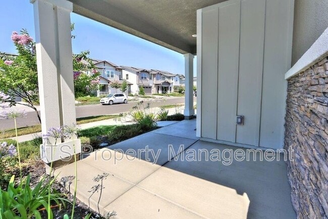 Photo - 2683 Alcove Way House