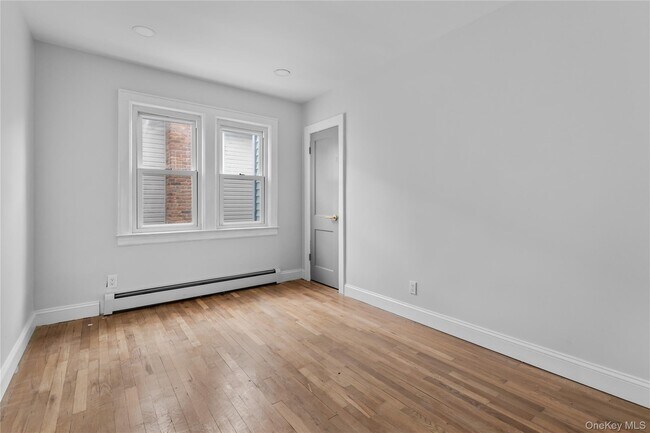 Foto del edificio - 119 Belmont Ave
