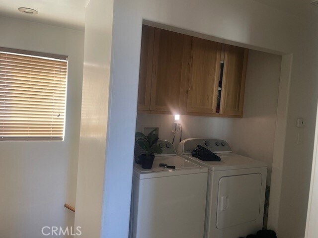 Foto del edificio - 8425 Burnet Ave