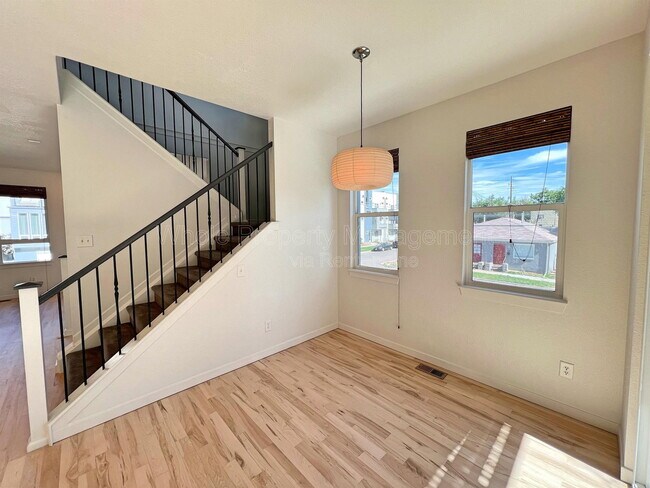 Foto del edificio - 2488 Decatur St