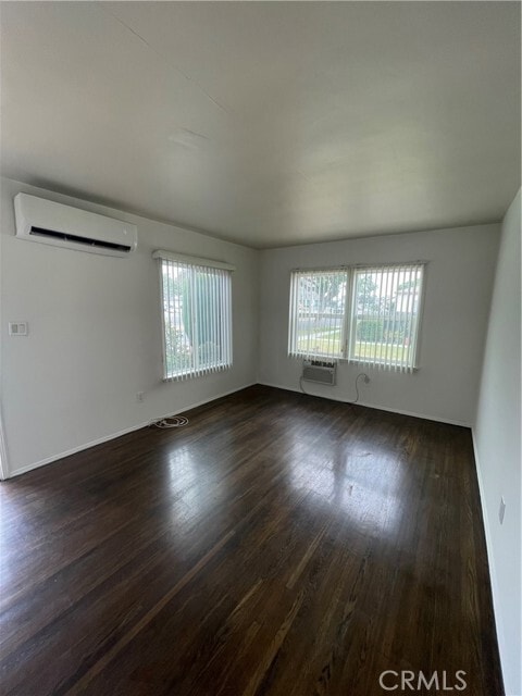 Building Photo - 4824 N Lakewood Blvd