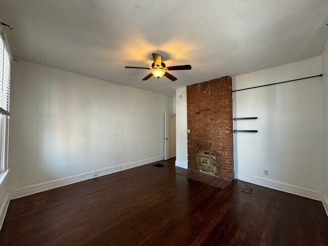 Foto del edificio - 4 Bed/2 bath UC Rental On Victor + Parking Only $675/person ($2700/mo)!