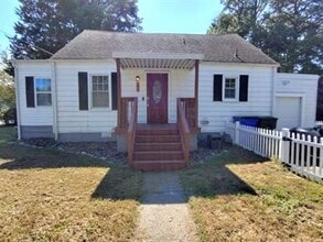 Building Photo - 1121 Elk Ave