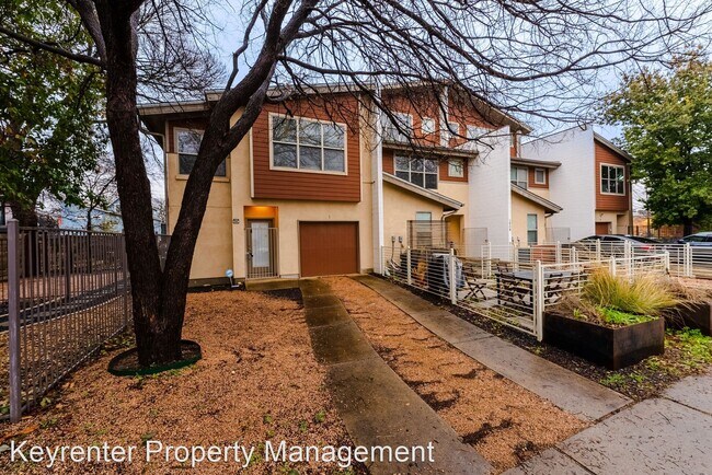 Foto del edificio - 2 br, 2.5 bath House - 2608 E 6th St. Unit 1