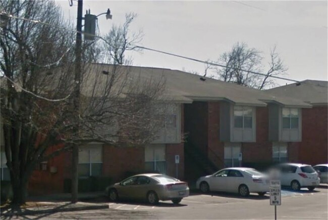 Building Photo - 409 S State Hwy 78