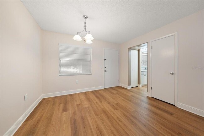 Foto del edificio - 1975 W Bay Dr