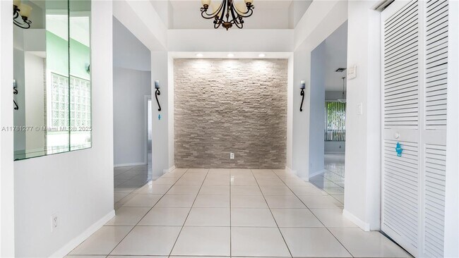 Building Photo - 1061 Bel Aire Dr E