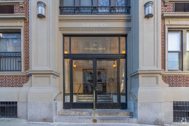 Building Photo - 325 Riverside Dr