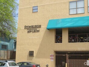 Building Photo - 2409 Leon St