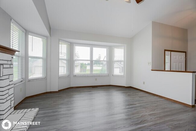 Foto del edificio - 14375 Jamestown Bay Dr