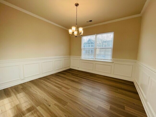 Building Photo - 729 Willshire Falls Dr