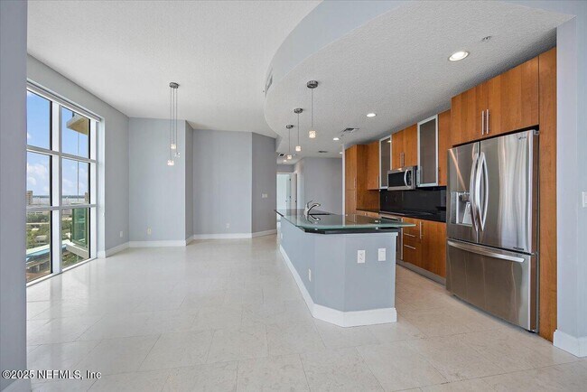 Foto del edificio - 1431 Riverplace Blvd
