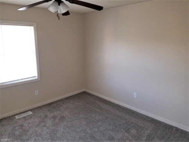 Building Photo - 3 br, 3.5 bath Townhome - 576 Crestwood St SW