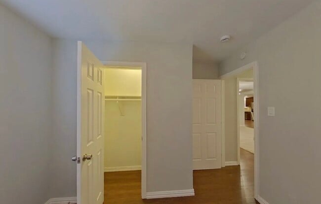 Building Photo - AVAILABLE NOW