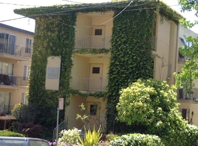 Building Photo - 37 Moss Ave