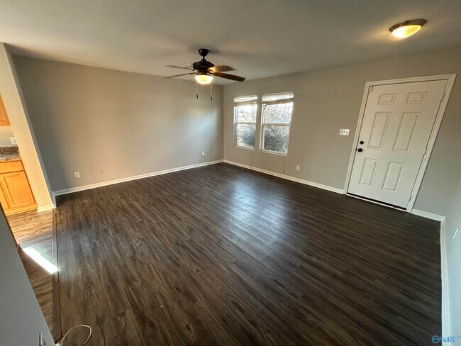 Foto del edificio - 3140 Lakeland Dr SW