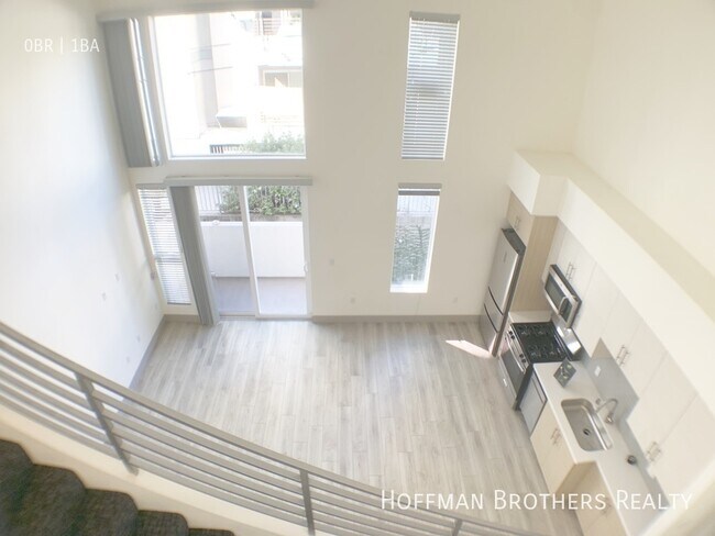 Foto del edificio - 1039 S Hobart Blvd
