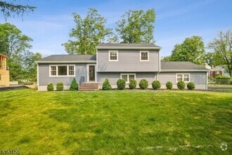 Building Photo - 20 Brookside Pl