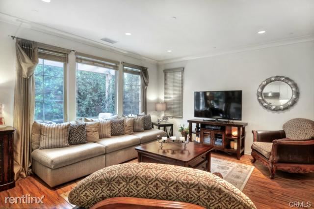 Building Photo - 3 br, 2.5 bath Condo - 41 Bianco