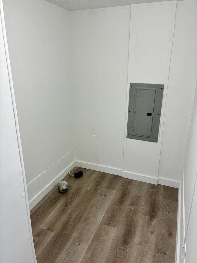 Building Photo - Newly remodeled home is located in Unionville NC.