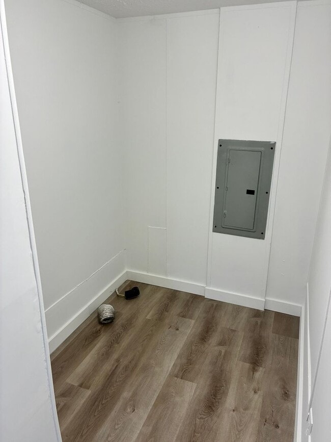 Foto del edificio - Newly remodeled home is located in Unionville NC.