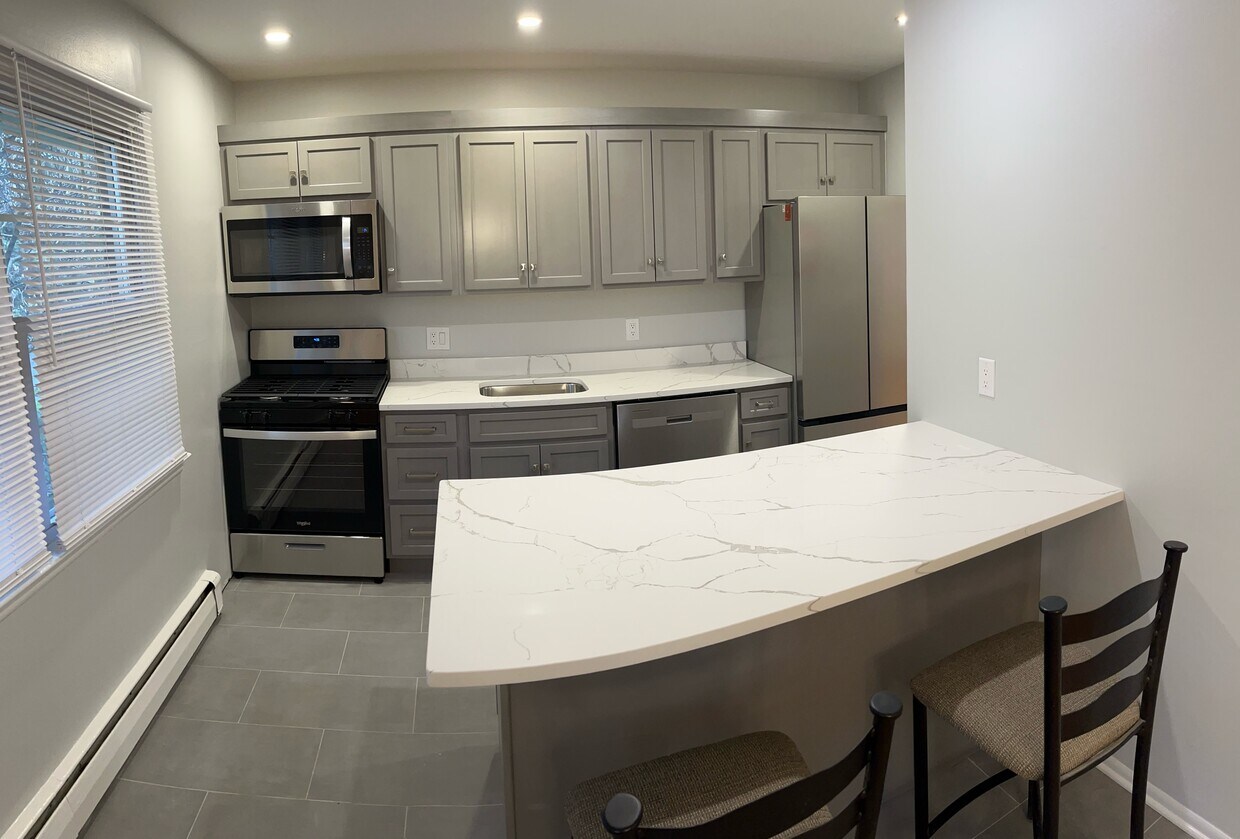 Foto principal - 364 Westwood Ave