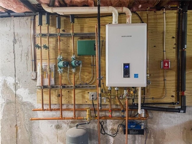 Building Photo - 9 Woodlund Ave