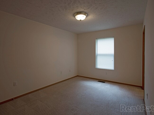 Building Photo - Huntley Ridge