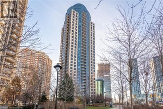 Building Photo - 330 Burnhamthorpe Rd W