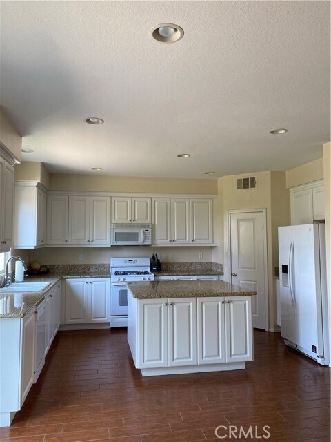 Building Photo - 42621 Hussar Ct