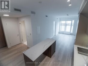 Building Photo - 863-863 St Clair Ave W