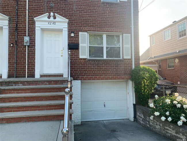 Building Photo - 42-40 193rd St