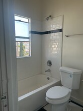 Building Photo - 4367 Oakwood Ave