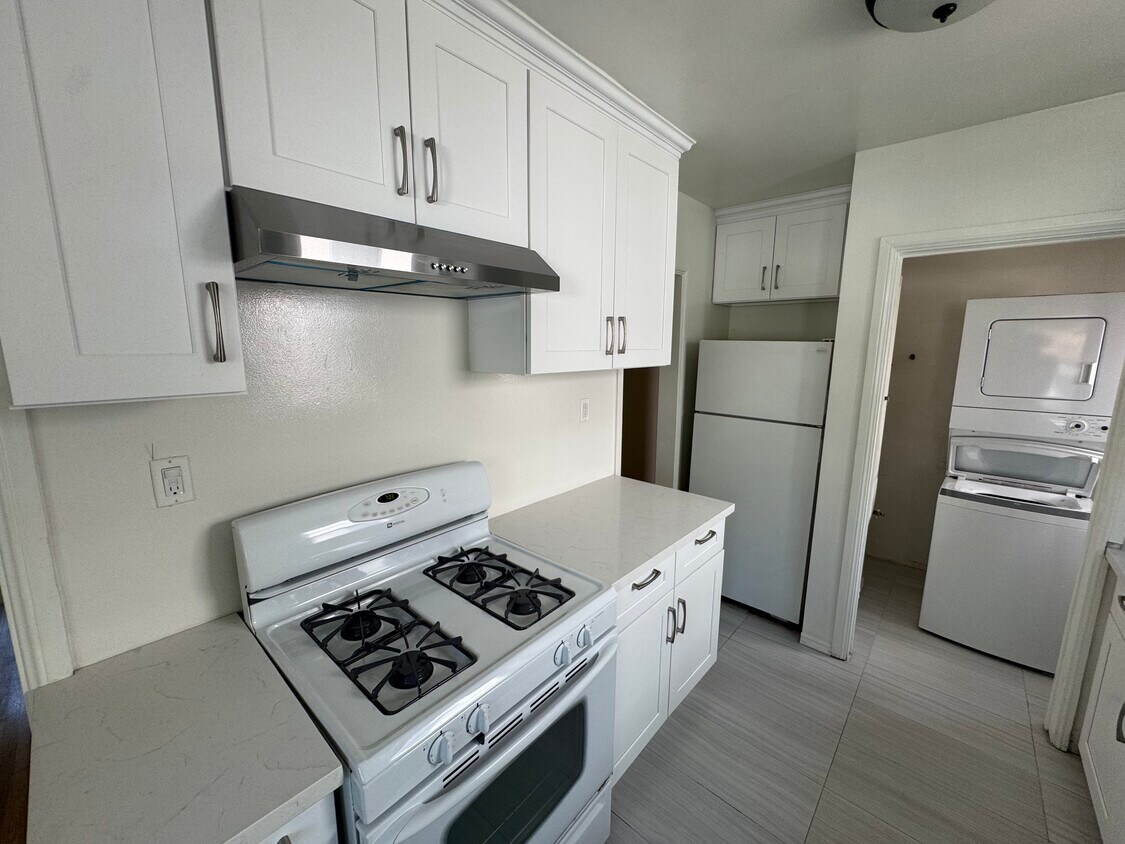 Kitchen and Laundry - 1921 Talmadge St