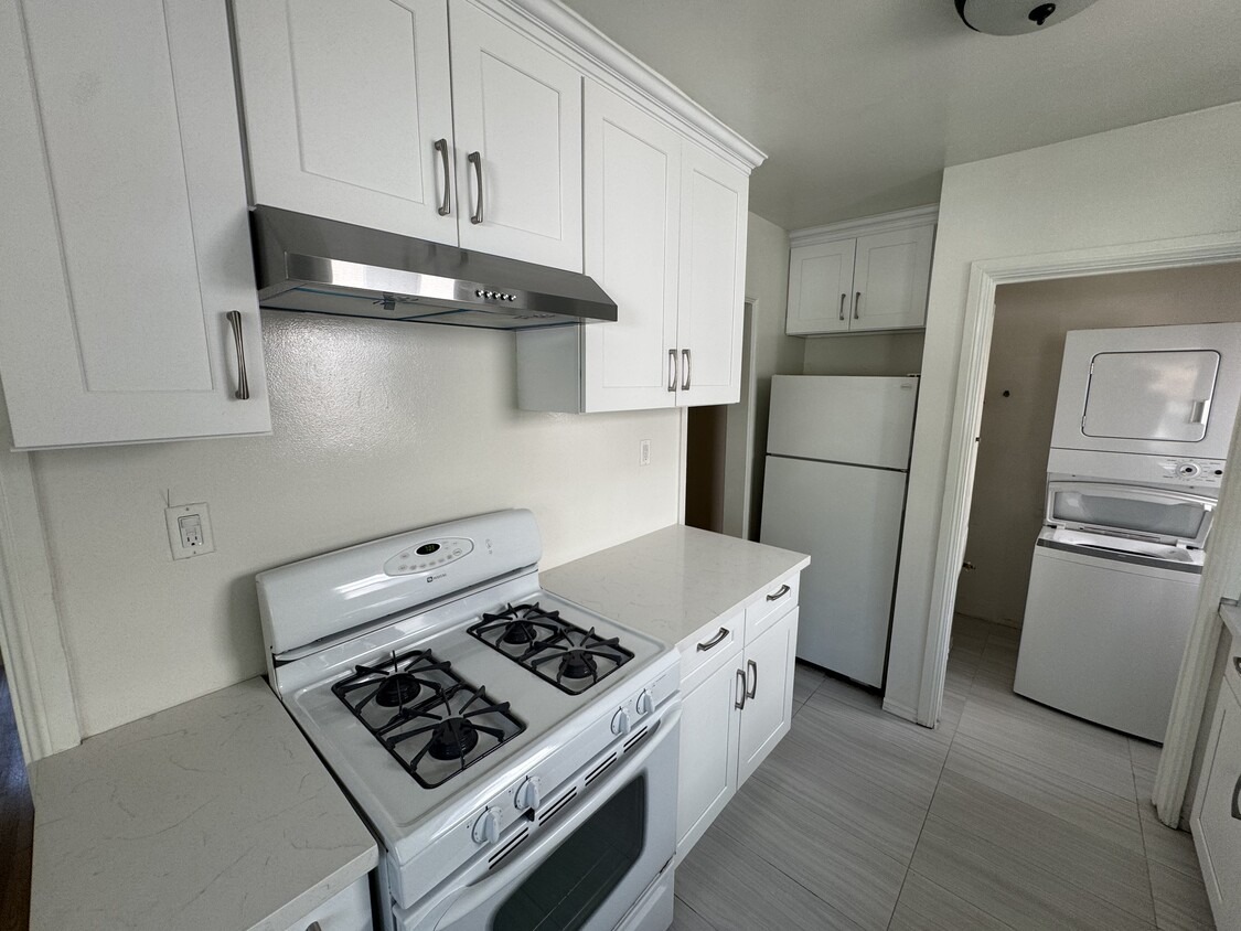 Kitchen and Laundry - 1921 Talmadge St
