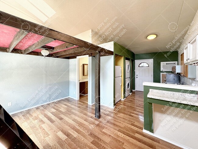 Building Photo - 1108 W McCarty Ln C