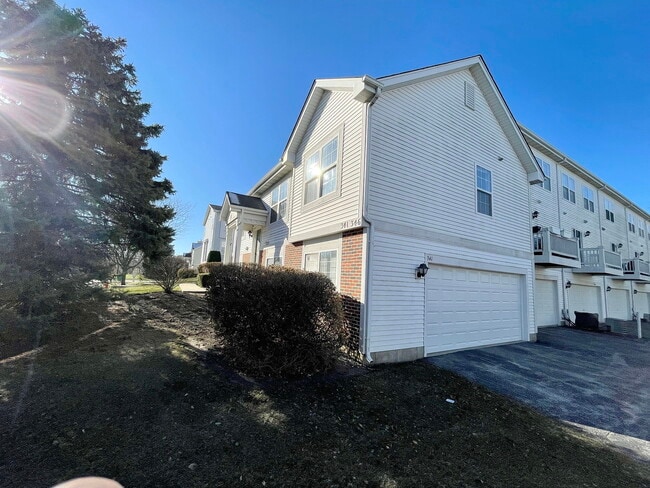 Building Photo - 341 Holiday Ln