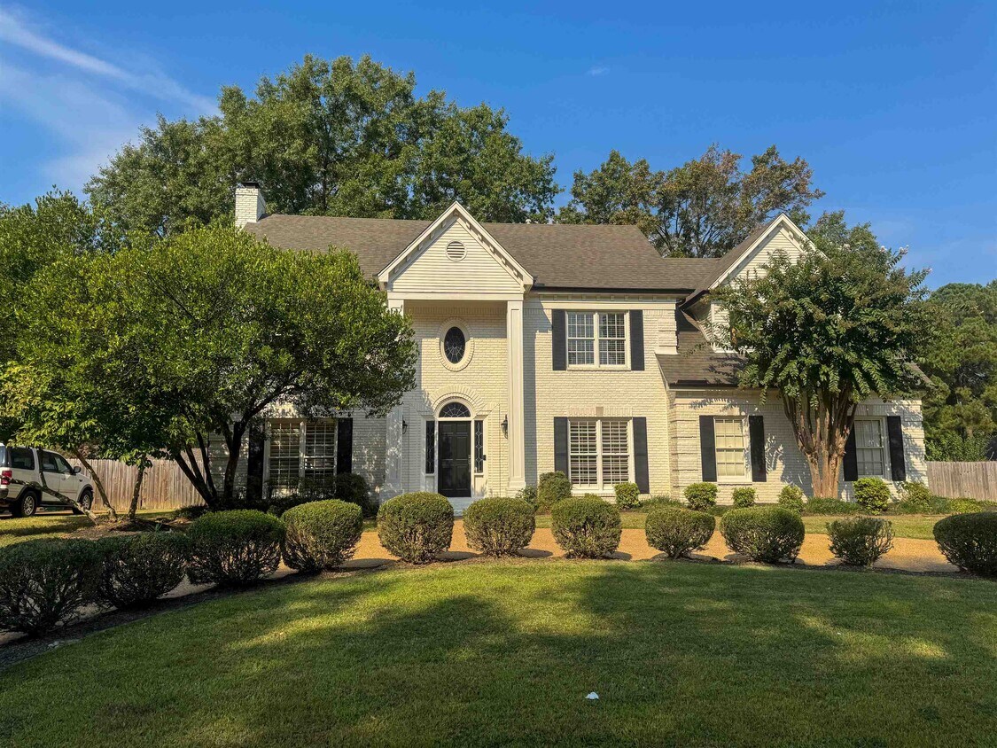 Foto principal - 2059 N Bridge Dr