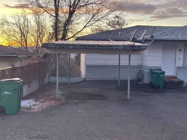 Building Photo - 1728 Kimberly Dr