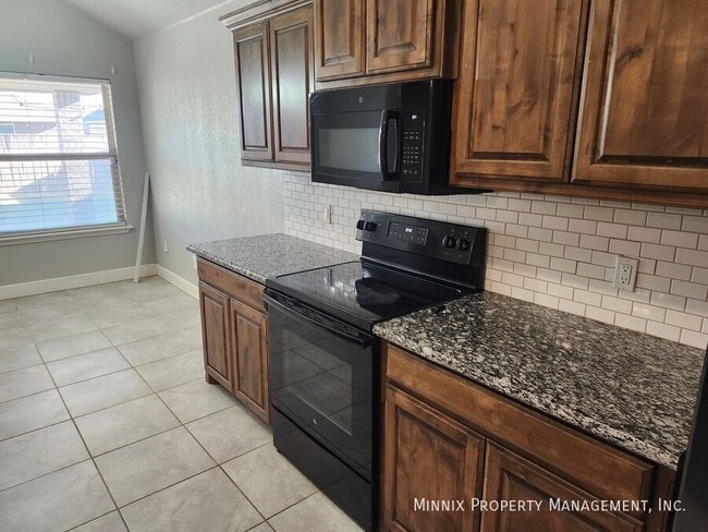 Building Photo - 5222 Jarvis St